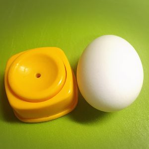 ゆでたまご 穴あけ